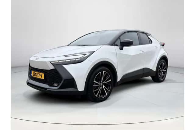 Toyota C-HR (2024) thumbnail 1