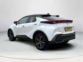 Toyota C-HR (2024) thumbnail 3