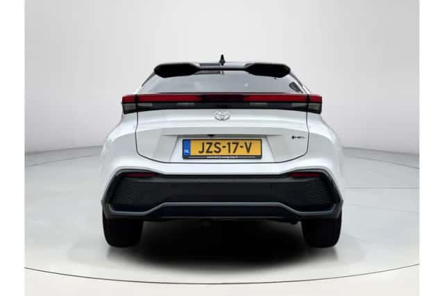 Toyota C-HR (2024) thumbnail 4