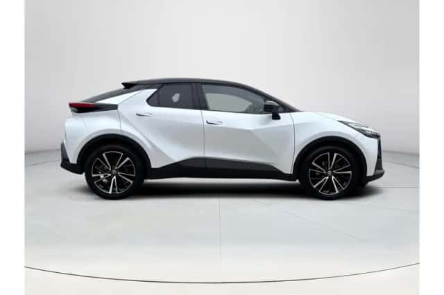 Toyota C-HR (2024) thumbnail 6