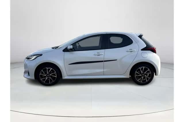 Toyota Yaris (2025) thumbnail 2