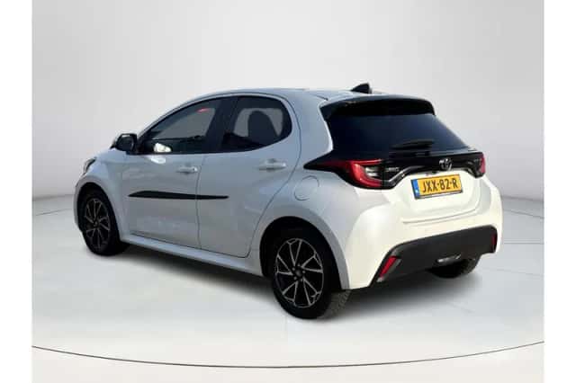 Toyota Yaris (2025) thumbnail 3