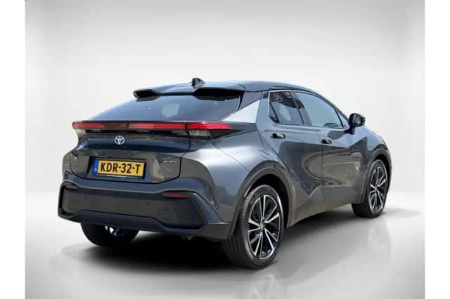 Toyota C-HR (2024) thumbnail 5
