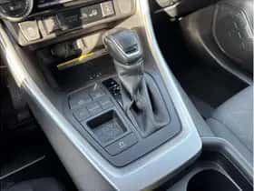Toyota RAV4 (2020) thumbnail 15
