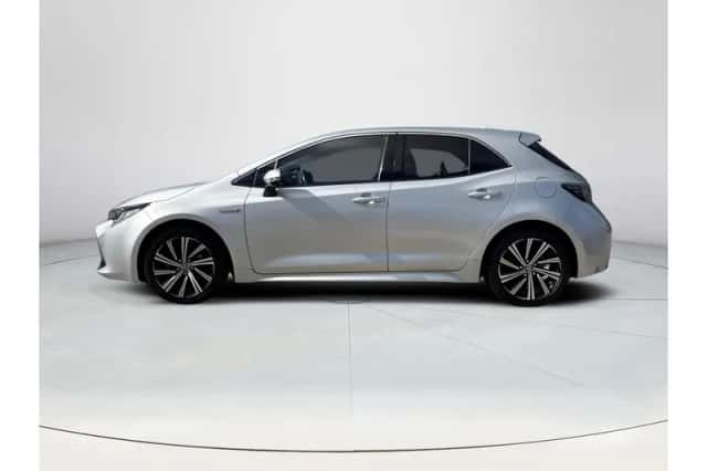 Toyota Corolla (2022) thumbnail 2