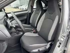 Toyota Aygo X (2022) thumbnail 11