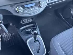 Toyota Yaris (2018) thumbnail 16