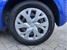 Toyota Yaris (2018) thumbnail 9