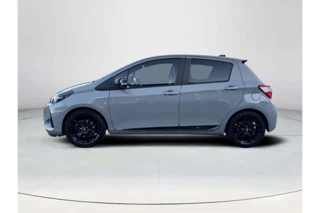 Toyota Yaris (2019) thumbnail 2