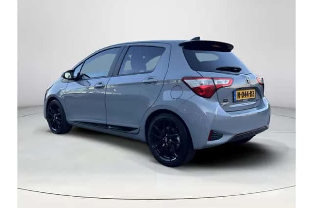 Toyota Yaris (2019) thumbnail 3
