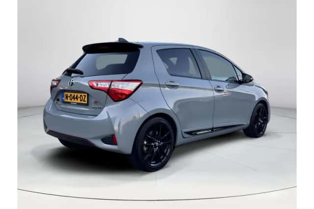 Toyota Yaris (2019) thumbnail 4