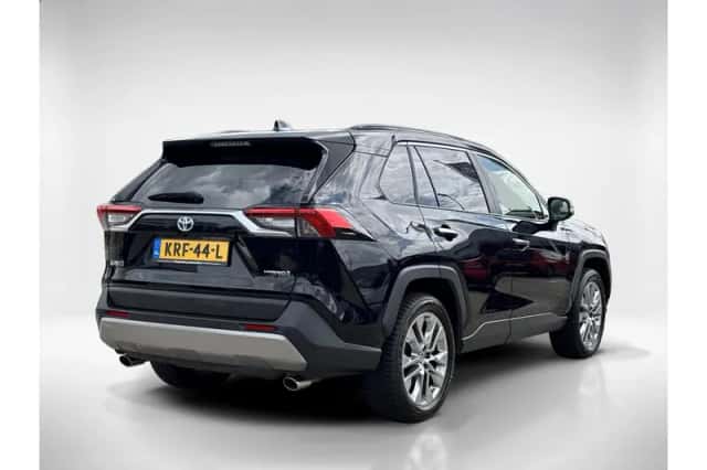 Toyota RAV4 (2023) thumbnail 5