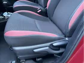 Toyota Yaris (2019) thumbnail 12