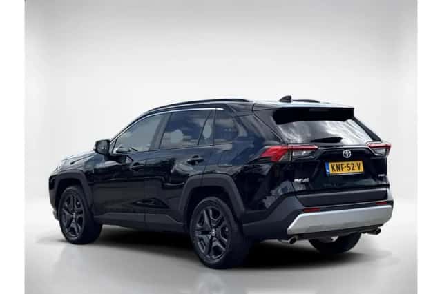 Toyota RAV4 (2022) thumbnail 3