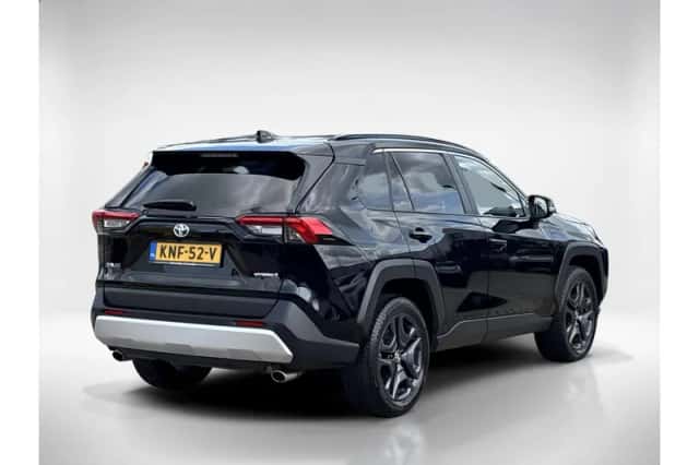 Toyota RAV4 (2022) thumbnail 5