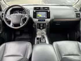 Toyota Land Cruiser (2019) thumbnail 13