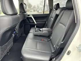 Toyota Land Cruiser (2019) thumbnail 16