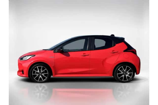 Toyota Yaris (2021) thumbnail 2