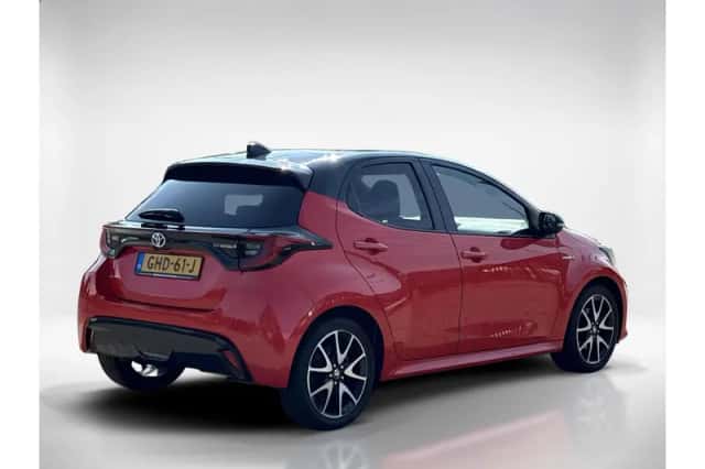 Toyota Yaris (2021) thumbnail 5