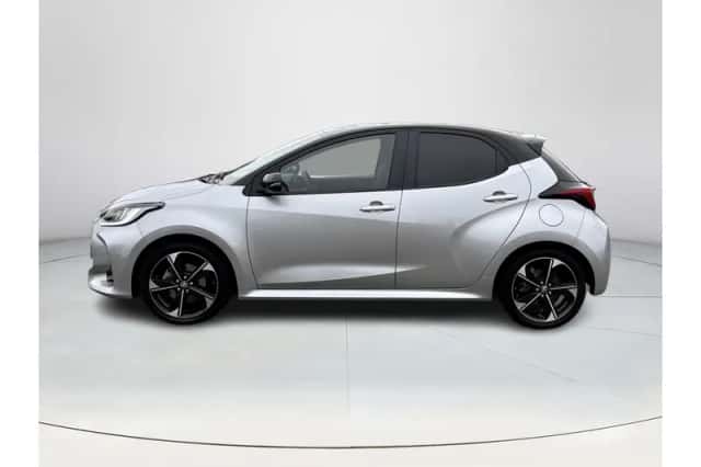 Toyota Yaris (2025) thumbnail 2