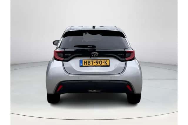 Toyota Yaris (2025) thumbnail 4