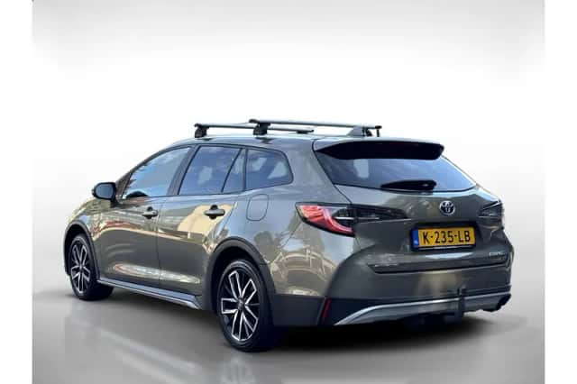 Toyota Corolla (2021) thumbnail 3