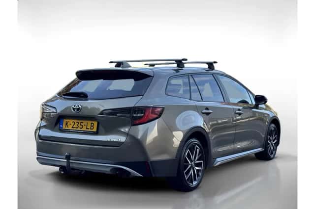 Toyota Corolla (2021) thumbnail 5