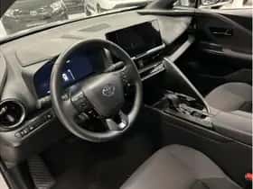 Toyota C-HR (2025) thumbnail 11