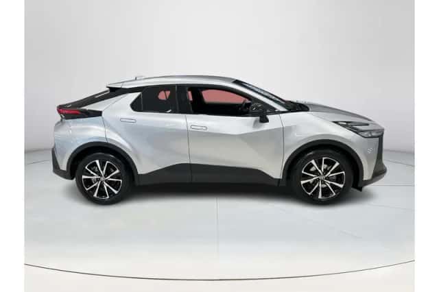Toyota C-HR (2025) thumbnail 4
