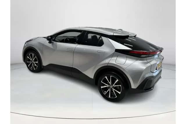 Toyota C-HR (2025) thumbnail 6