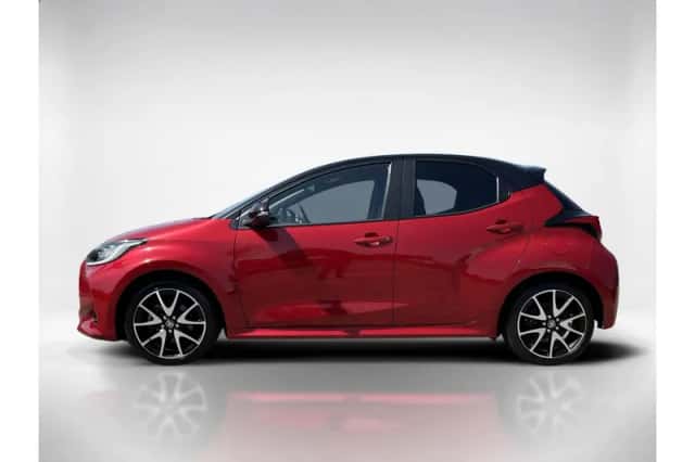 Toyota Yaris (2022) thumbnail 2