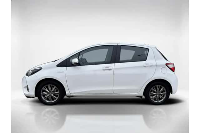 Toyota Yaris (2018) thumbnail 2