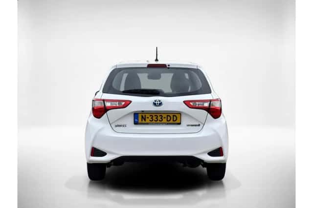 Toyota Yaris (2018) thumbnail 4
