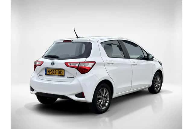 Toyota Yaris (2018) thumbnail 5