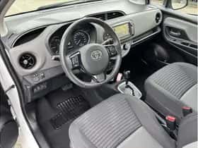 Toyota Yaris (2018) thumbnail 9