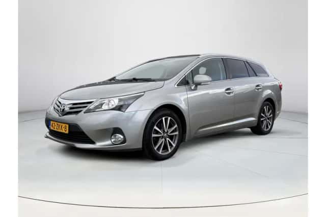 Toyota Avensis (2013) thumbnail 1