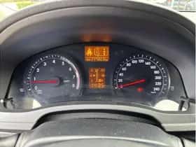 Toyota Avensis (2013) thumbnail 14