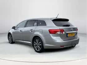 Toyota Avensis (2013) thumbnail 3