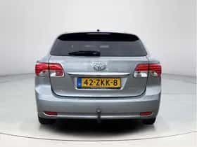 Toyota Avensis (2013) thumbnail 4
