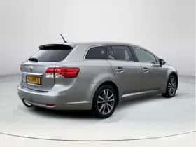 Toyota Avensis (2013) thumbnail 5