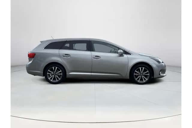 Toyota Avensis (2013) thumbnail 6