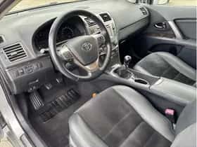 Toyota Avensis (2013) thumbnail 9