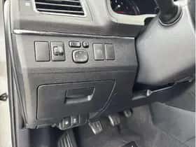 Toyota Avensis (2013) thumbnail 10