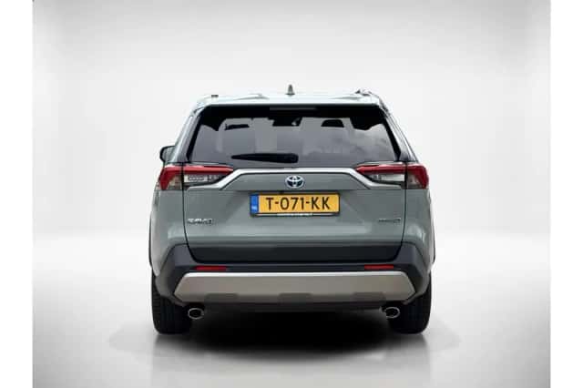 Toyota RAV4 (2023) thumbnail 4