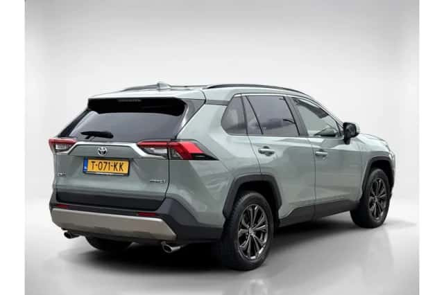 Toyota RAV4 (2023) thumbnail 5