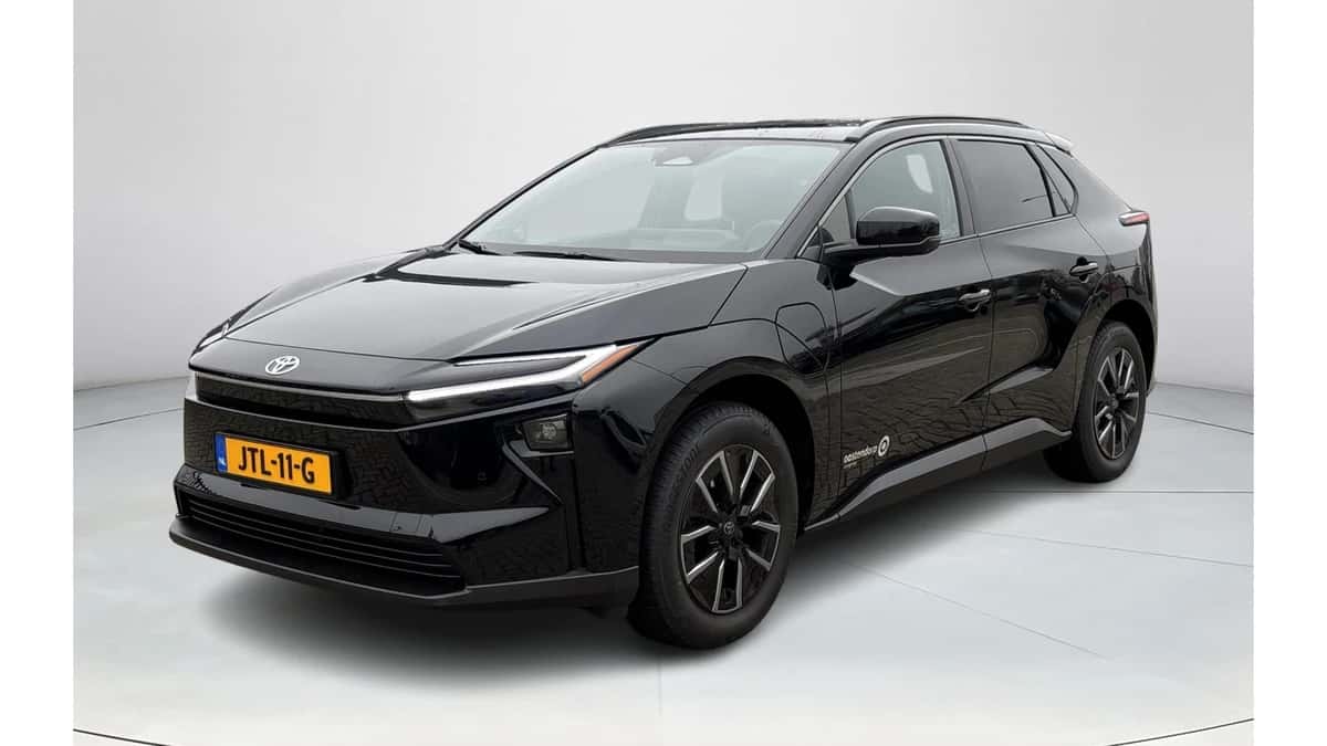Toyota bZ4X (2026) — foto 1