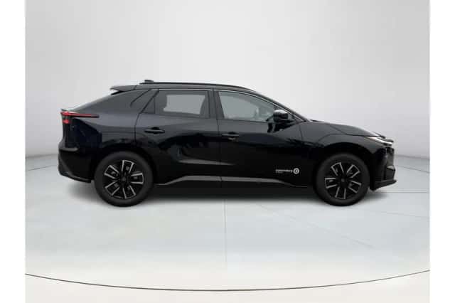 Toyota bZ4X (2026) thumbnail 6