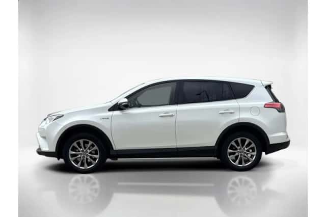 Toyota RAV4 (2017) thumbnail 2