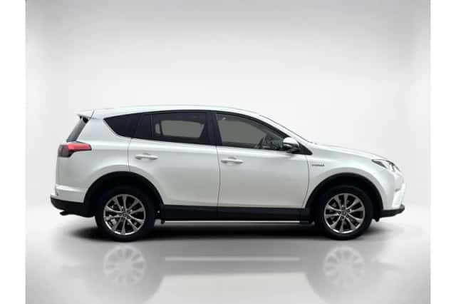 Toyota RAV4 (2017) thumbnail 6
