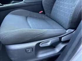Toyota C-HR (2021) thumbnail 12